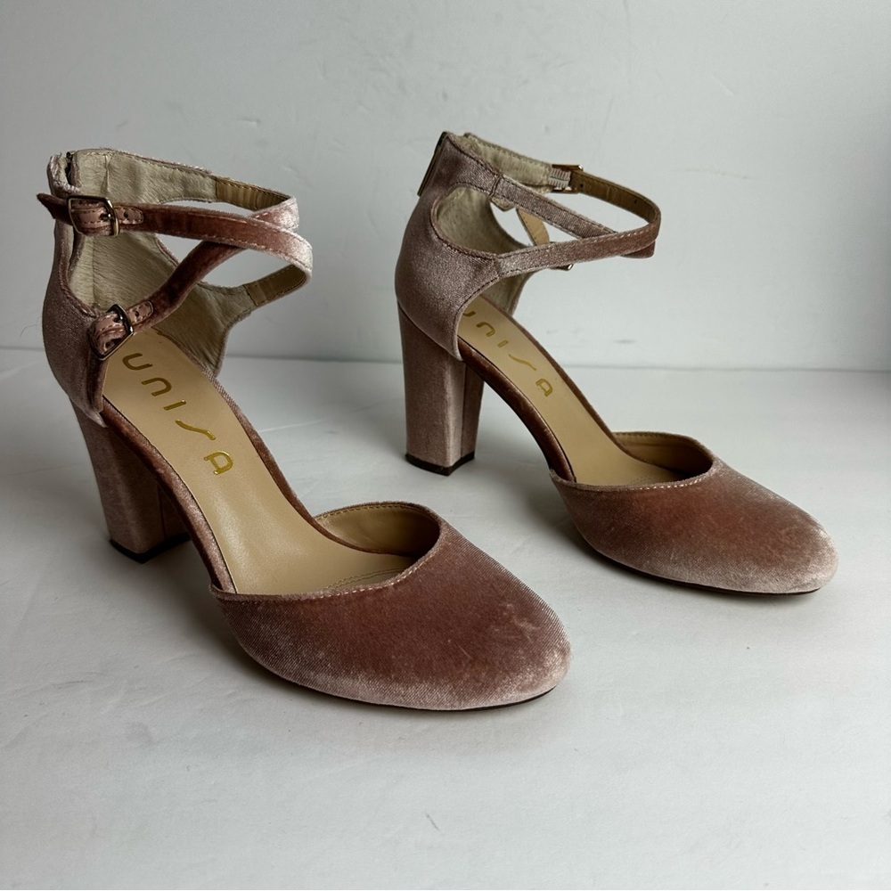 Unisa Velvet Heels Women's Size 8 M Shoes Pink Buckle